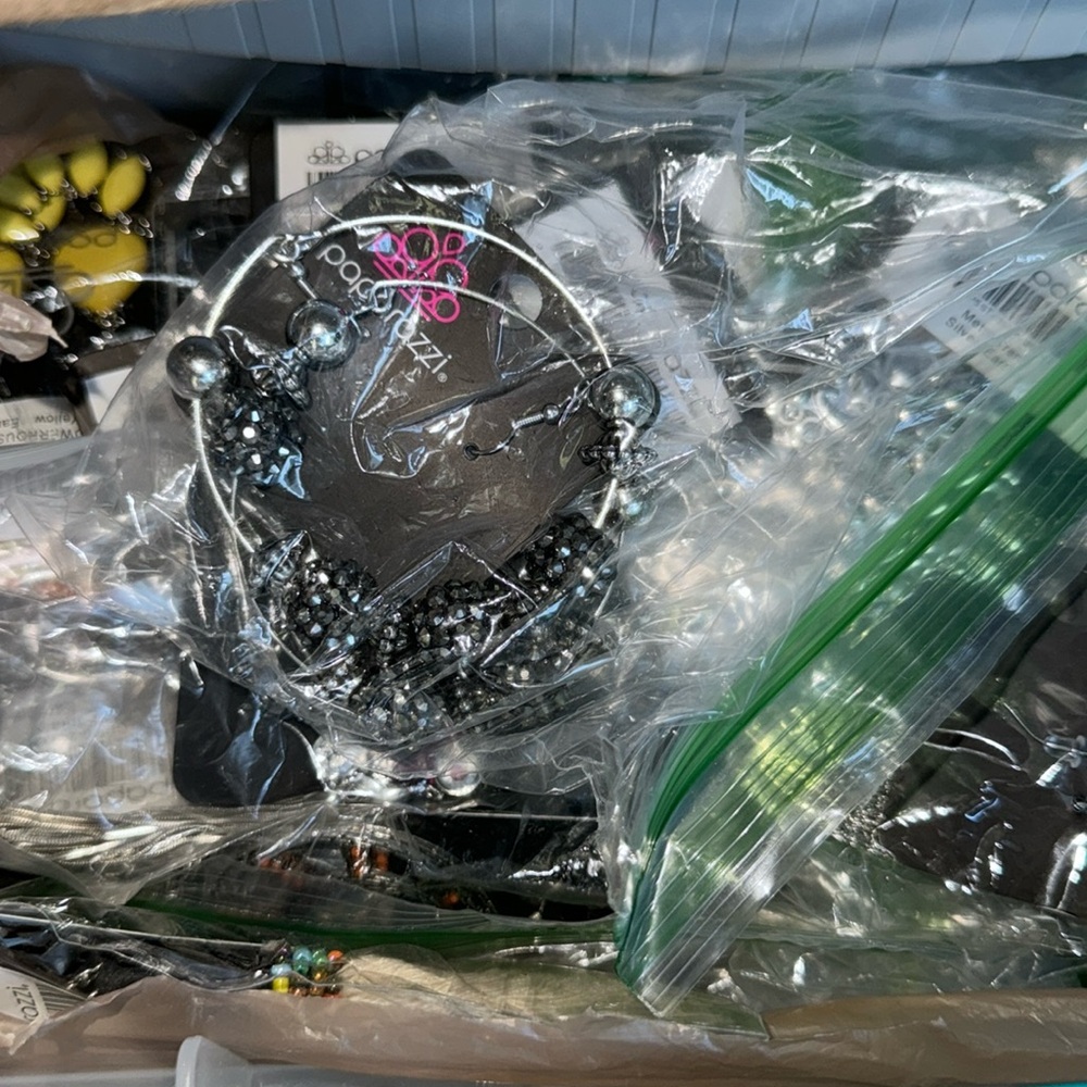 ALL NEW BUNDLE of‎ 20 paparazzi earrings